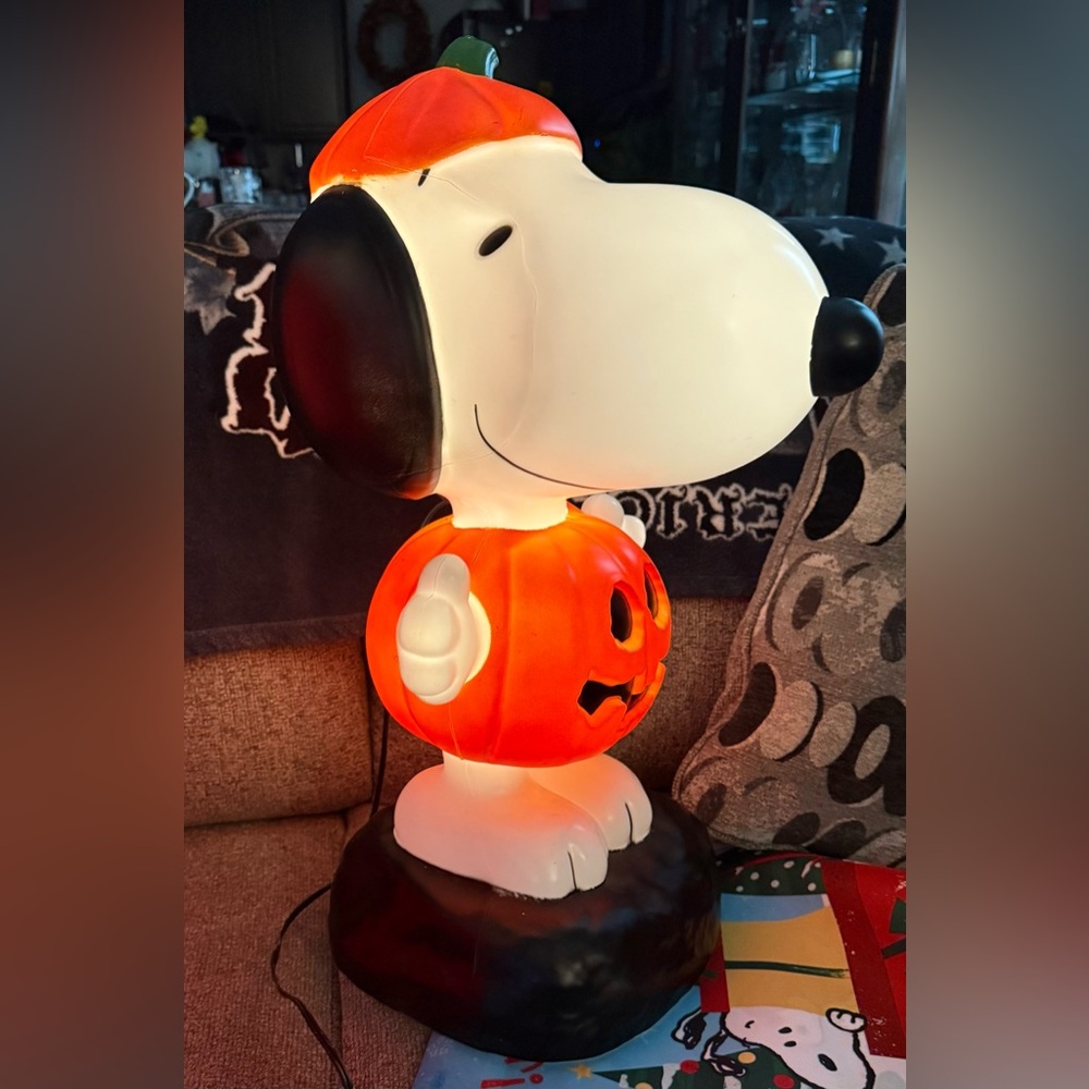 Snoopy Blow Mold Halloween Pumpkin Light